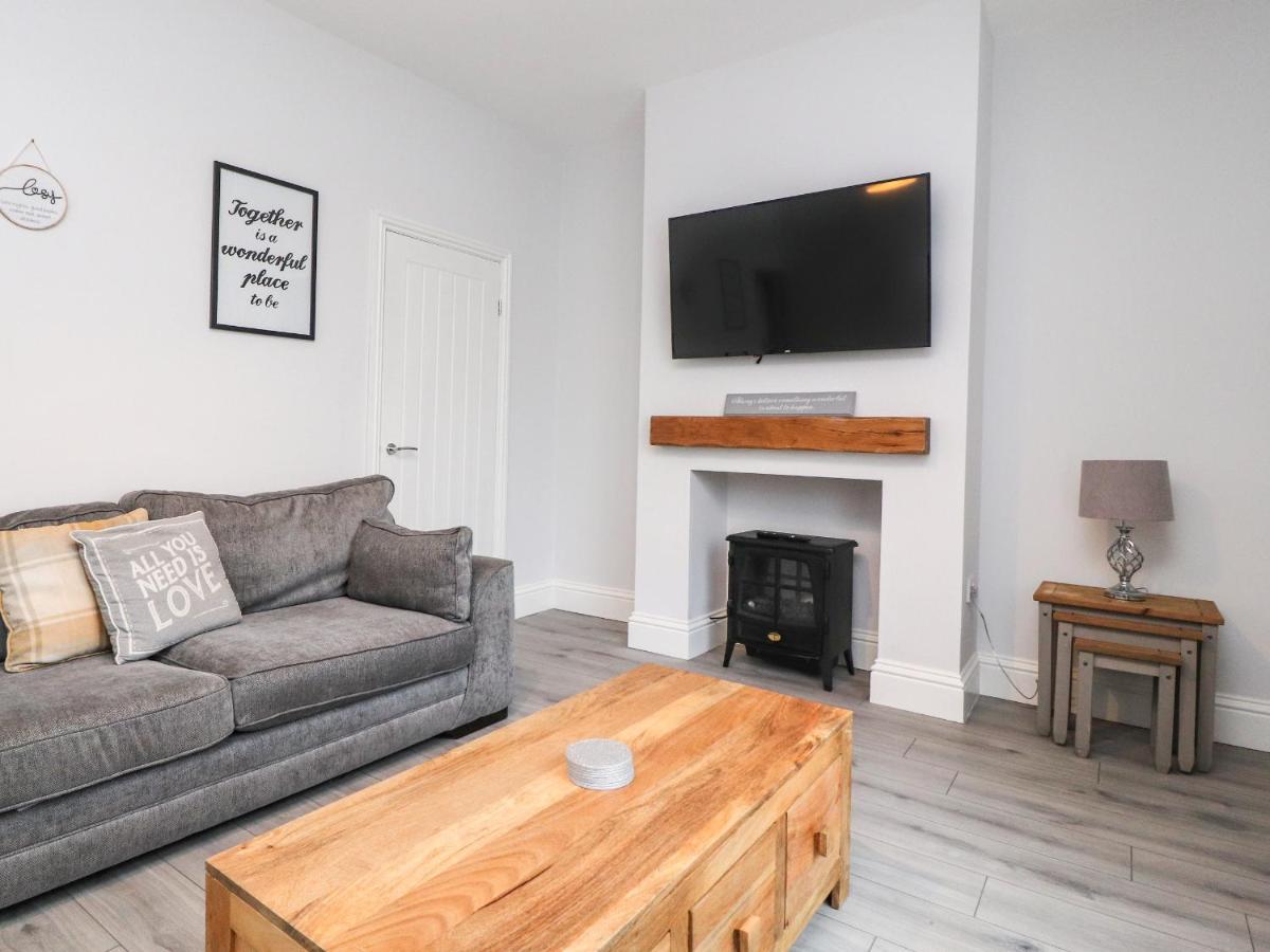 37 Nutter Road Villa Cleveleys Bagian luar foto